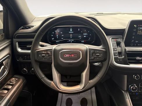 Used 2024 GMC Yukon SLT AWD/4WD image 12