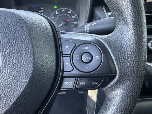 Used 2024 Toyota Corolla LE FWD image 15