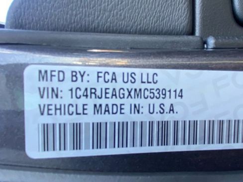 Used 2021 Jeep Grand Cherokee Laredo X image 27