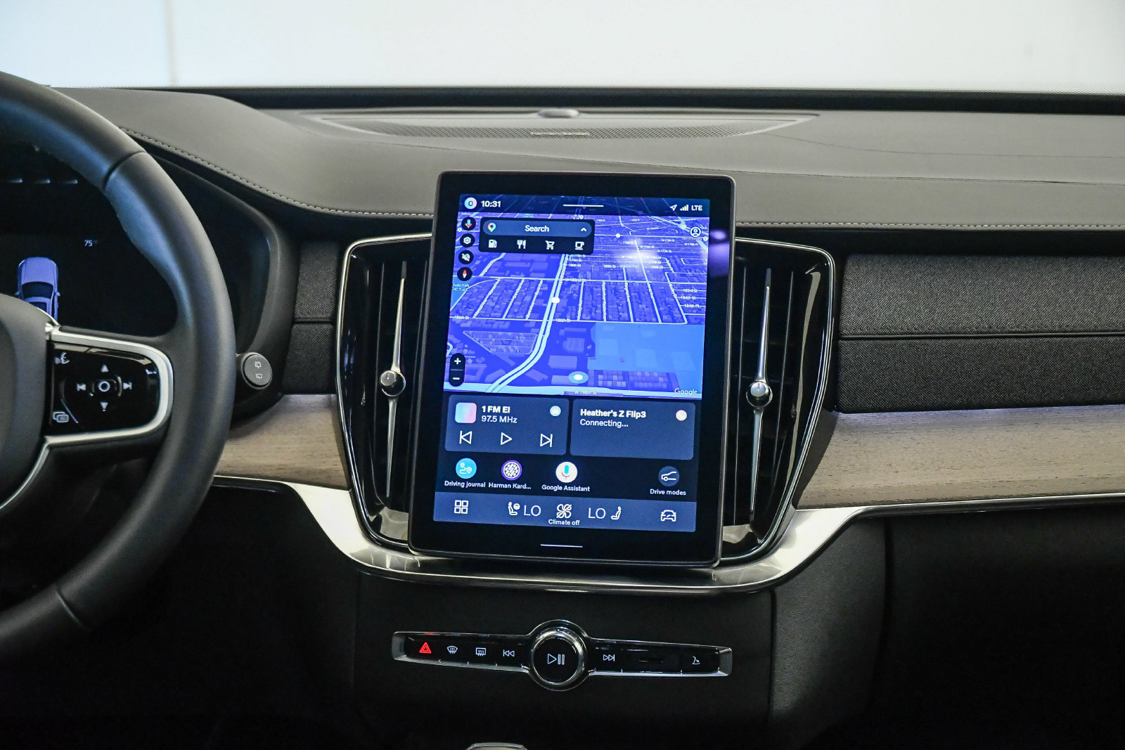 Certified 2026 Volvo XC90 B6 Plus AWD/4WD image 13