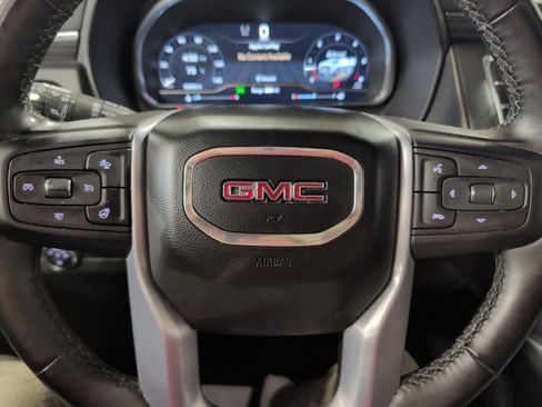 Used 2023 GMC Yukon SLT w/ SLT Premium Package AWD/4WD image 10