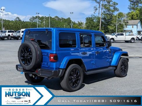 Used 2022 Jeep Wrangler Unlimited Sahara image 6