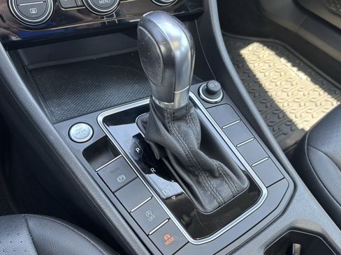 Used 2019 Volkswagen Jetta SEL FWD image 25