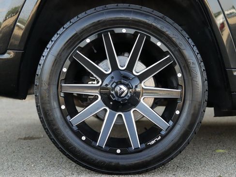 Used 2022 Jeep Grand Cherokee Overland w/ Luxury Tech Group IV image 49