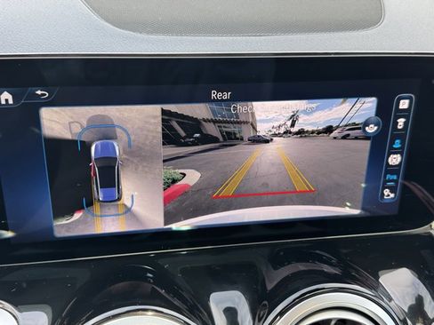 Used 2024 Mercedes-Benz GLB 35 AMG 4MATIC image 22