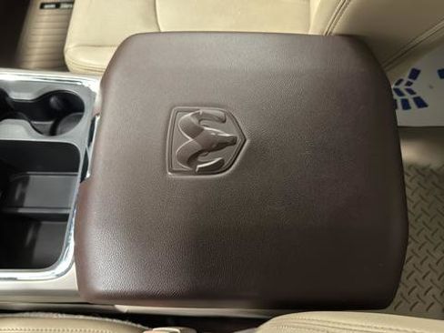 Used 2018 RAM 1500 Laramie AWD/4WD image 18
