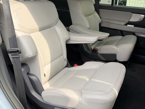 Certified 2025 Ford Expedition Active AWD/4WD image 28