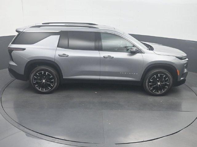 Used 2026 Chevrolet Traverse LT w/ Sun and Wheel Package FWD image 30