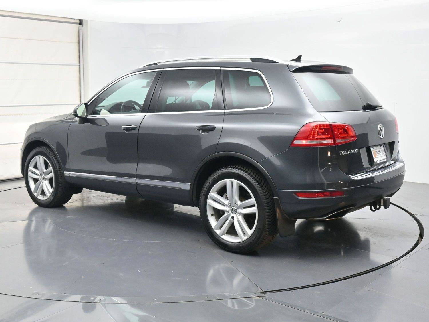 Used 2014 Volkswagen Touareg Executive AWD/4WD image 23