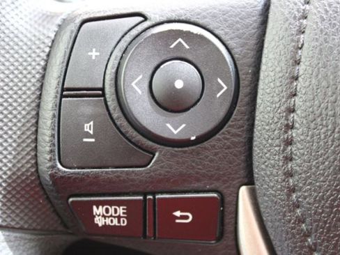 Used 2015 Toyota RAV4 XLE image 17