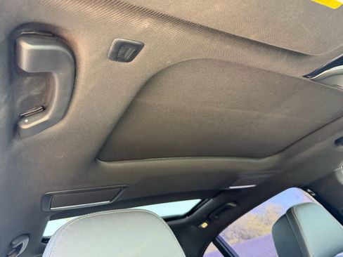 Used 2019 BMW 750i w/ Executive Package RWD image 11