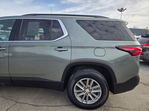 Used 2022 Chevrolet Traverse LT image 4