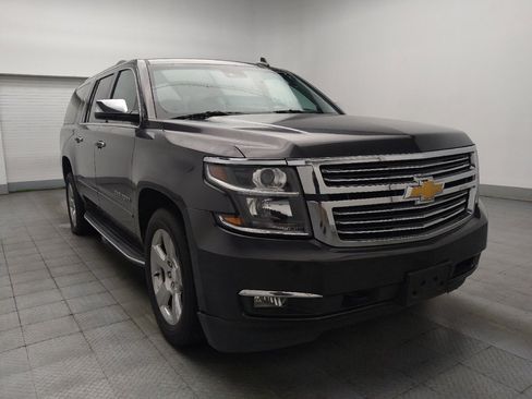 Used 2018 Chevrolet Suburban Premier RWD image 13