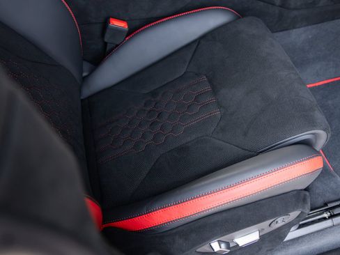 Used 2024 Lamborghini Urus Performante AWD/4WD image 55