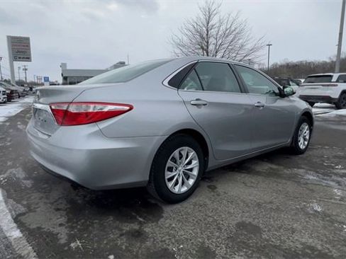 Used 2017 Toyota Camry LE image 8