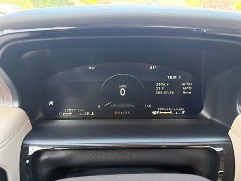 Used 2023 Lincoln Nautilus Reserve AWD/4WD image 12