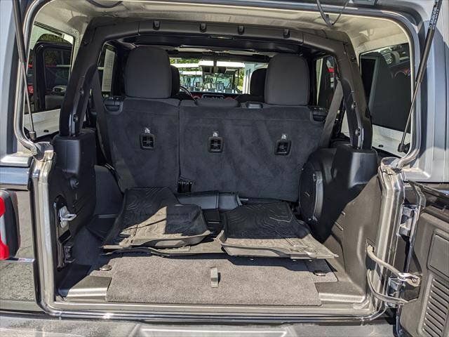 Used 2019 Jeep Wrangler Unlimited Rubicon AWD/4WD image 14