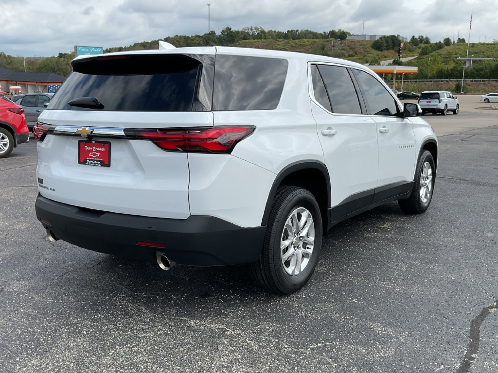 Used 2024 Chevrolet Traverse LS w/ Safety Package AWD/4WD image 8