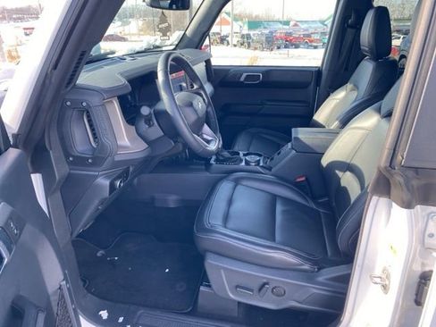 Certified 2025 Ford Bronco Outer Banks w/ Black Appearance Package image 10