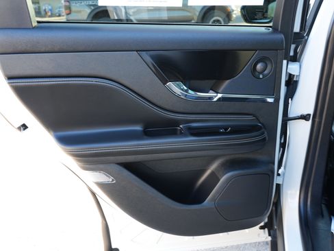 Used 2020 Lincoln Corsair Reserve w/ Equipment Group 202A image 24