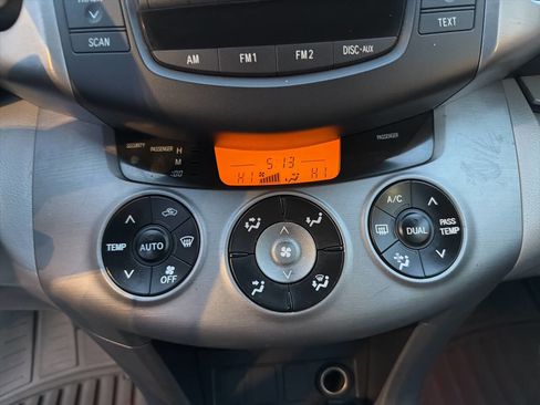 Used 2007 Toyota RAV4 Limited image 29