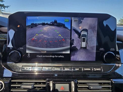 Used 2024 Nissan Pathfinder Platinum w/ Black Appearance Package image 20