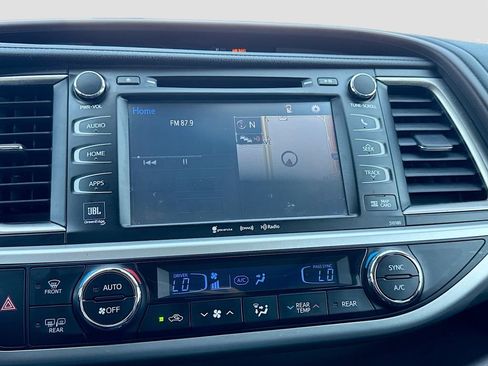 Used 2017 Toyota Highlander Limited image 31