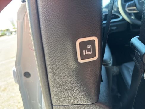 New 2026 Chrysler Pacifica Select image 22