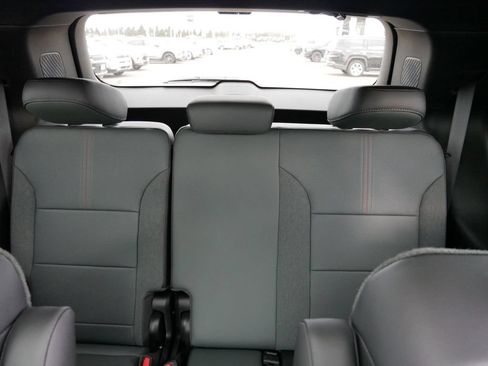 New 2026 GMC Acadia AT4 w/ Super Cruise Package AWD/4WD image 9