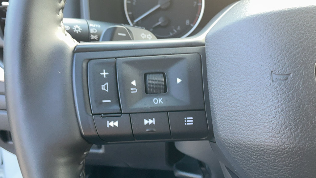 Used 2025 Nissan Rogue SV w/ SV Premium Package AWD/4WD image 20