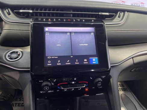 Used 2022 Jeep Grand Cherokee L Limited image 17