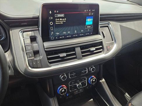 Used 2023 GMC Yukon AT4 w/ Technology Package AWD/4WD image 12