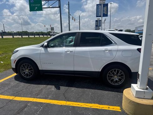 Used 2024 Chevrolet Equinox LT FWD image 11
