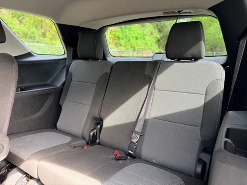 Used 2019 Chevrolet Traverse LT FWD image 23
