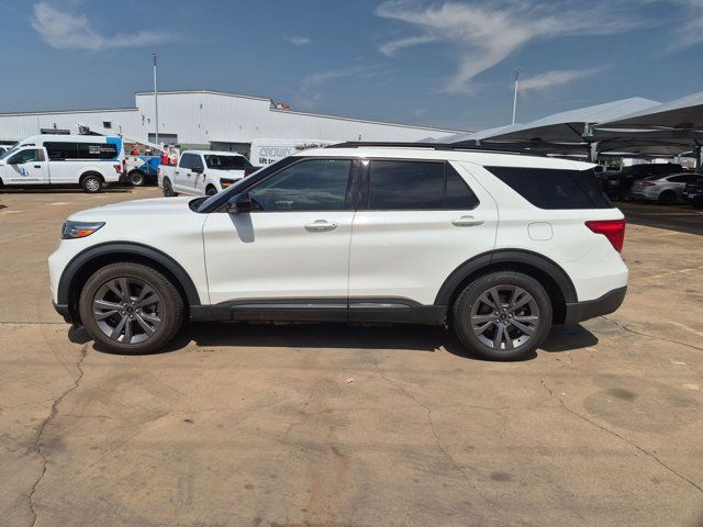 Certified 2022 Ford Explorer XLT w/ Equipment Group 202A RWD image 8