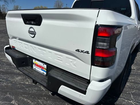 New 2025 Nissan Frontier SV w/ SV Convenience Package image 32
