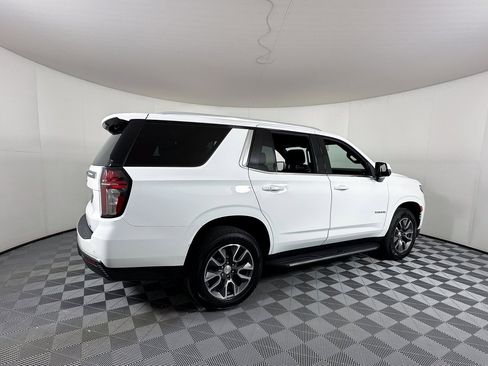 Used 2022 Chevrolet Tahoe LT w/ Luxury Package image 4