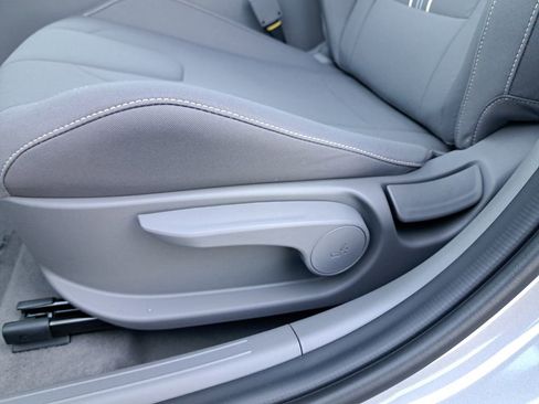 New 2025 Hyundai Elantra SEL image 34