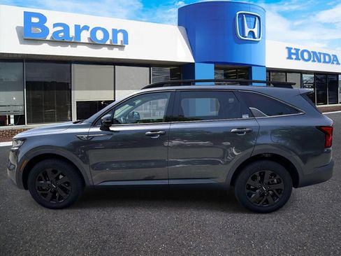 Used 2022 Kia Sorento S w/ Panoramic Sunroof Package AWD/4WD image 3