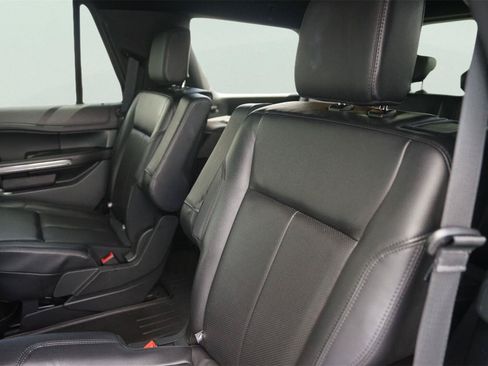 Used 2021 Ford Expedition XLT RWD image 14