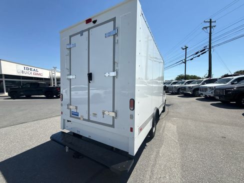 New 2025 GMC Savana 3500 w/ Power Convenience Package RWD image 17