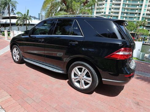 Used 2015 Mercedes-Benz ML 250 BlueTEC 4MATIC image 5