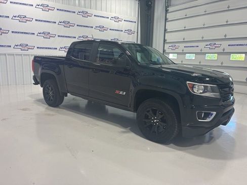 Used 2016 Chevrolet Colorado Z71 w/ Z71 Midnight Edition AWD/4WD image 6