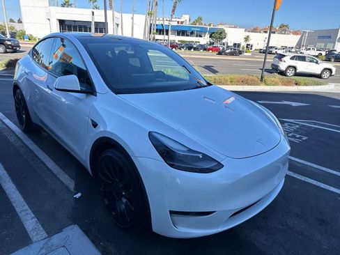 Used 2022 Tesla Model Y Performance AWD/4WD image 7