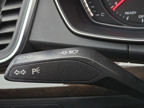 Used 2019 Audi Q5 2.0T Premium image 16