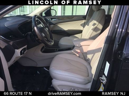 Used 2019 Lincoln MKC Reserve w/ MKC Climate Package image 11