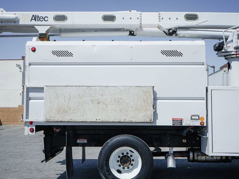 Used 2013 Ford F750 2WD Regular Cab Super Duty image 18