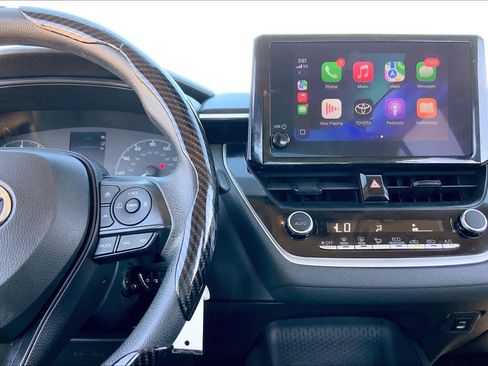 Used 2023 Toyota Corolla LE image 7