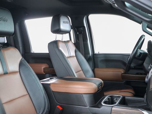 Used 2023 Chevrolet Silverado 2500 High Country w/ Technology Package image 30