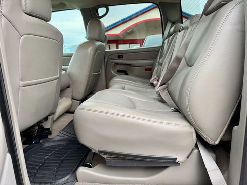 Used 2007 Chevrolet Silverado 2500 LT w/ Heavy-Duty Power Package image 15